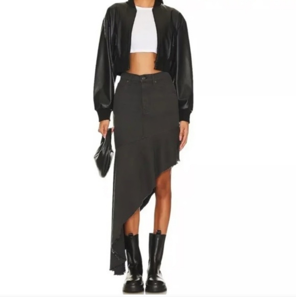 NEW MOTHER Snacks Asymmetrical Faded Black Skirt Size 28 The Crinkle Cut Skirt